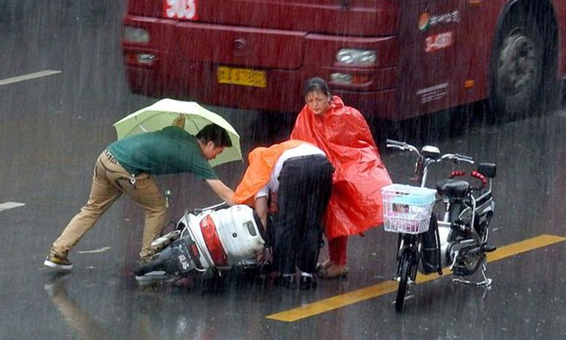 電動車騎行不開燈易釀事故：法律無規(guī)定，交警定責(zé)時(shí)考慮“黑燈”因素合理嗎？